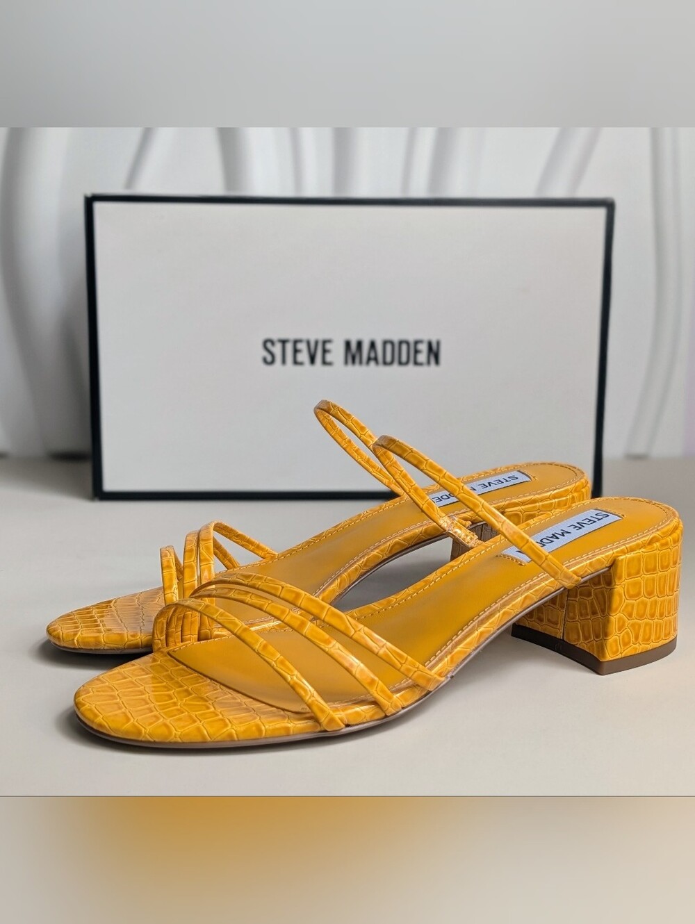 NIB Steve Madden Miari Yellow Croc Strappy Block Heel Sandals Size 8